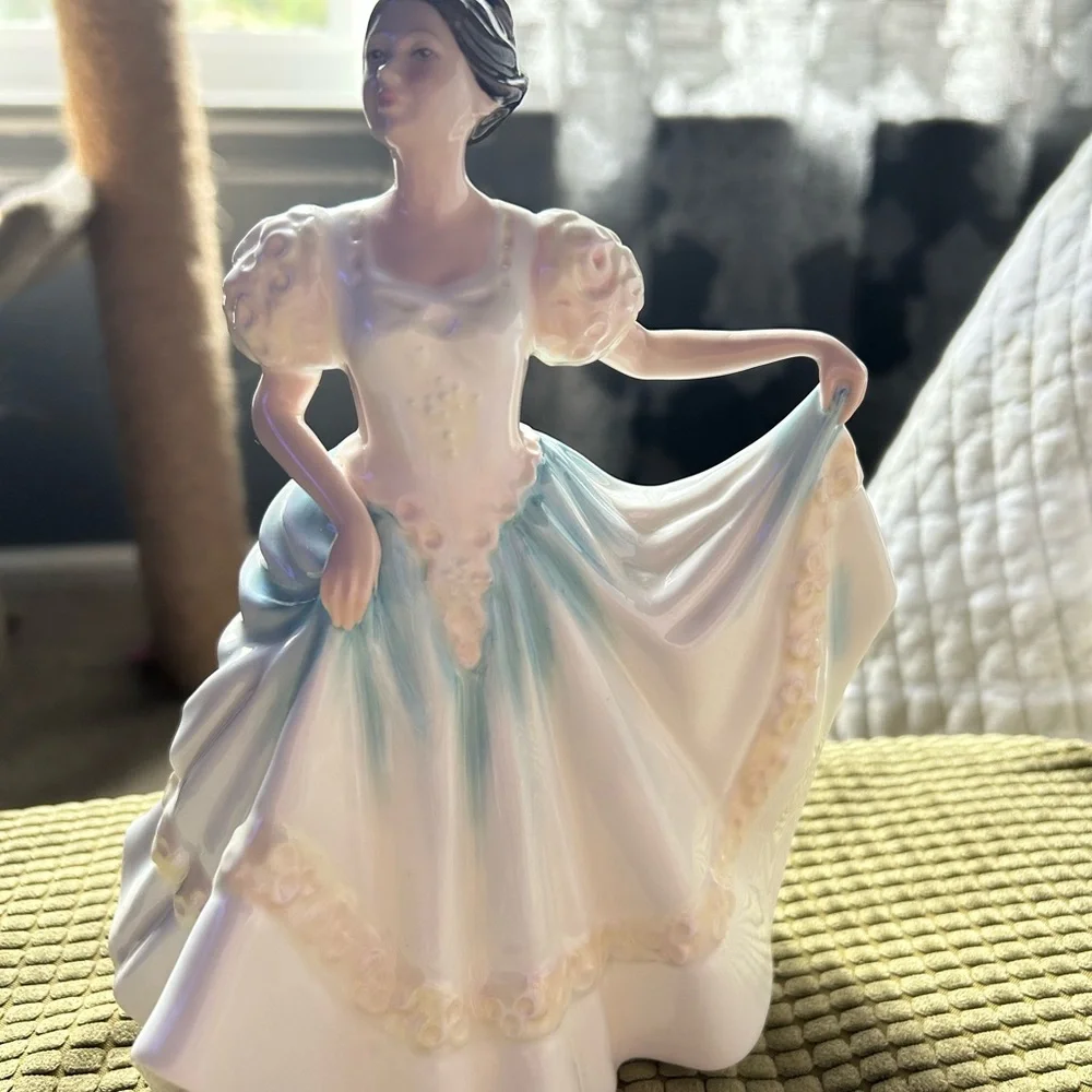 Royal Doulton White and Blue Porcelain Decor